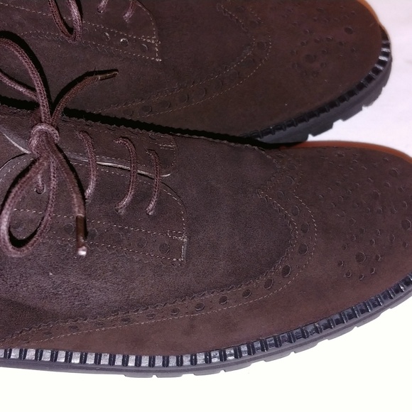 NEW Brown STUART WEITZMAN Suede Low Heel - Picture 7 of 8
